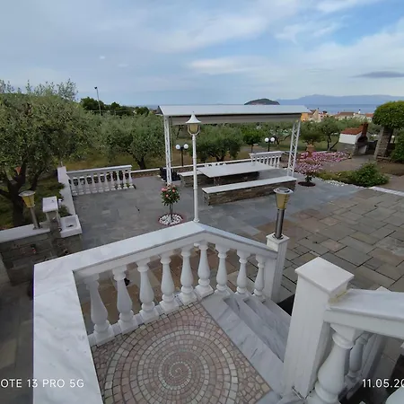 Apartment Villa Hellas Optimal Fuer Tennisliebhaber Und Meergeniesser Nea Iraklitsa